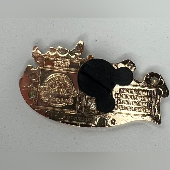 Disney Pin Lion King Hakuna Matata Leaf and Grubs Timon and Pumbaa 2023 - Picture 2 of 5